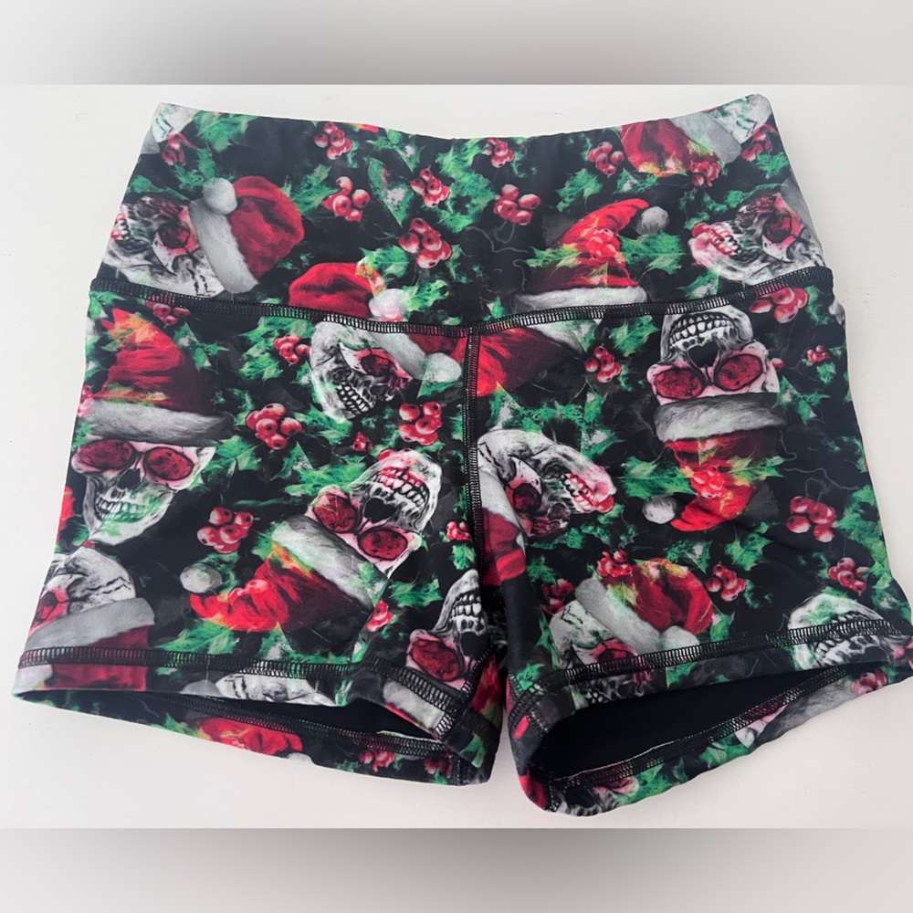 EUC FLEO Shorts